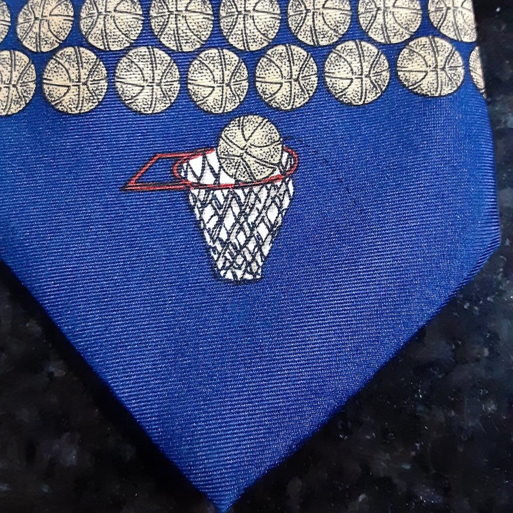 A Basketball Tie from Le Bil's  #57